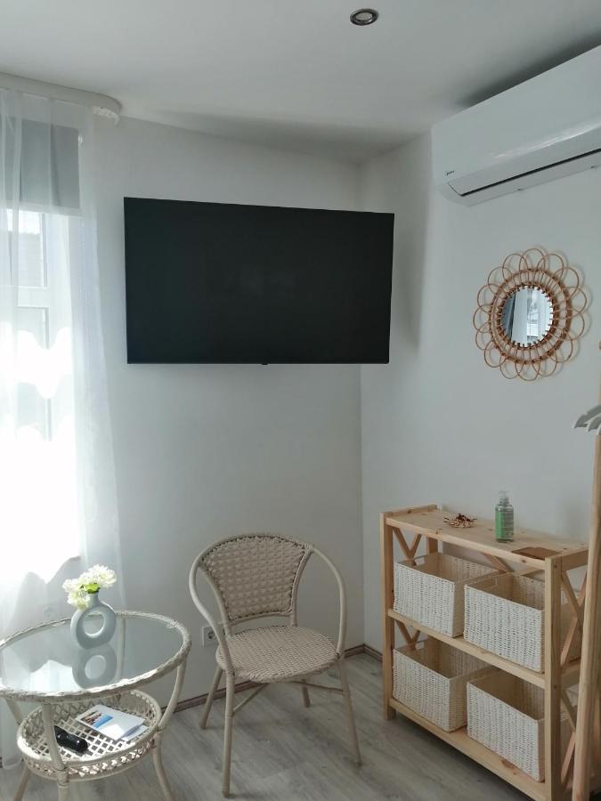 Portstreet Apartamenti Liepāja Exteriör bild